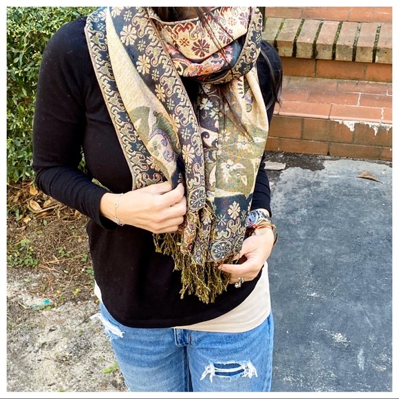 ✨LAST ONE✨gorgeous Print Pashmina Scarf/Shawl - Picture 7 of 7